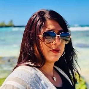 Meet your Posher, Christina